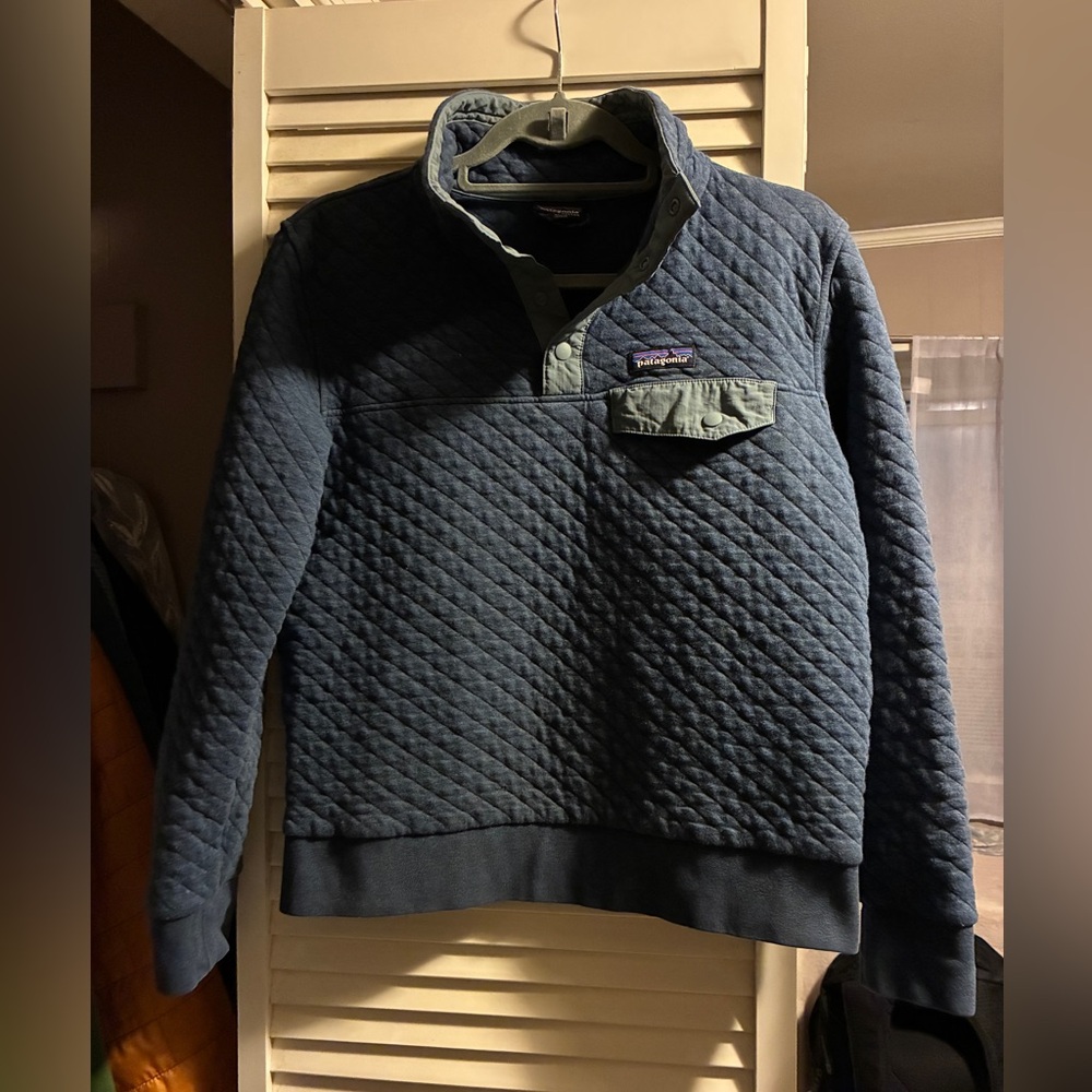 Patagonia Quilted Pullover in Navy